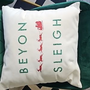 (Beyonce) Beyon Sleigh Christmas Throw Pillow with Insert